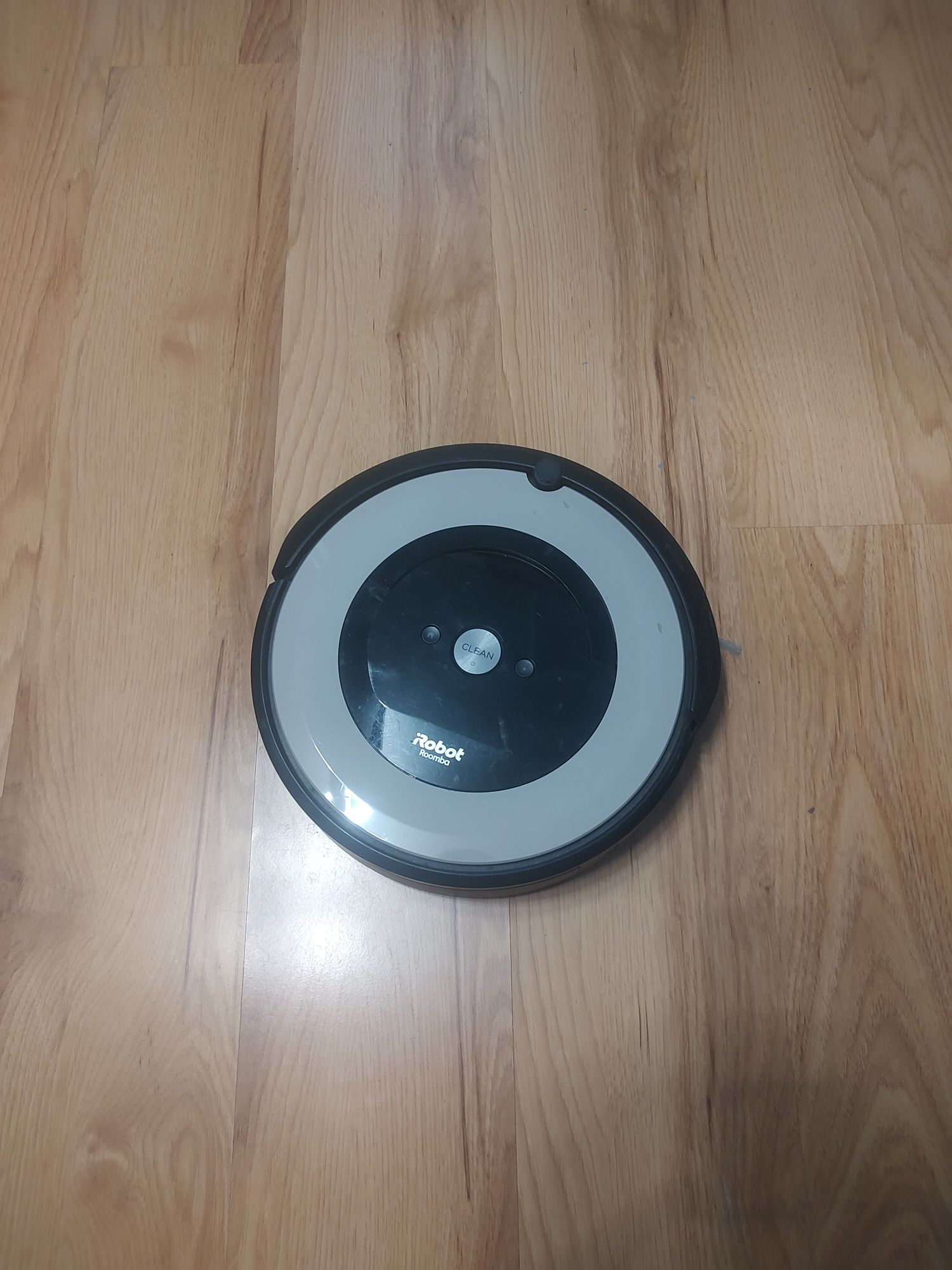 Robot sprzątający Romba i5 + zestaw szczotek i filtr