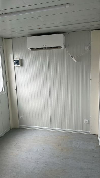 Contentor com sanita e duche