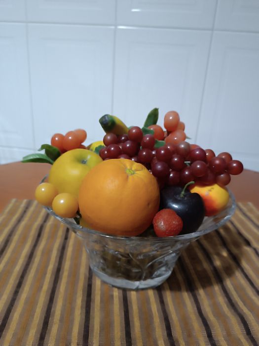 Adorno. Taça Cristal Grande e frutas decorativas