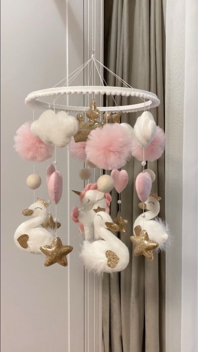 Мобіль ,коса і балдахін 2 подушки і простинь на ліжко