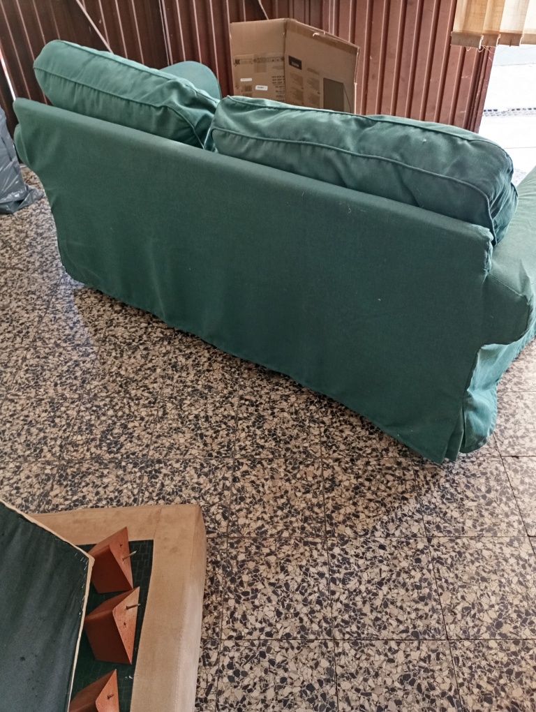 Vendo sofá de 2 lugares