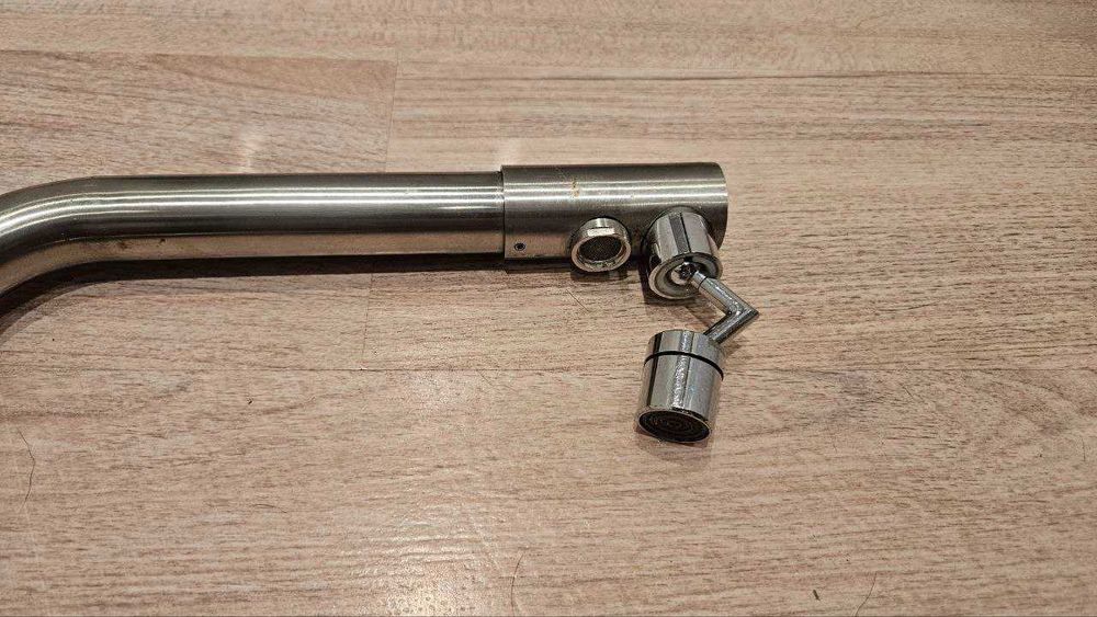 Kran kuchenny z dodatkowym kranikiem do wody filtrowanej