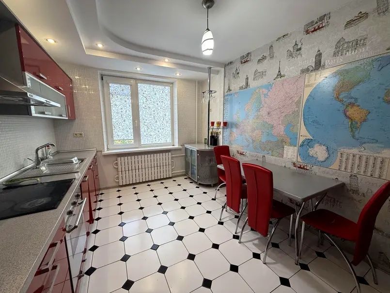 Продам просторную 3х кв.Алексеевка, пр.Победа