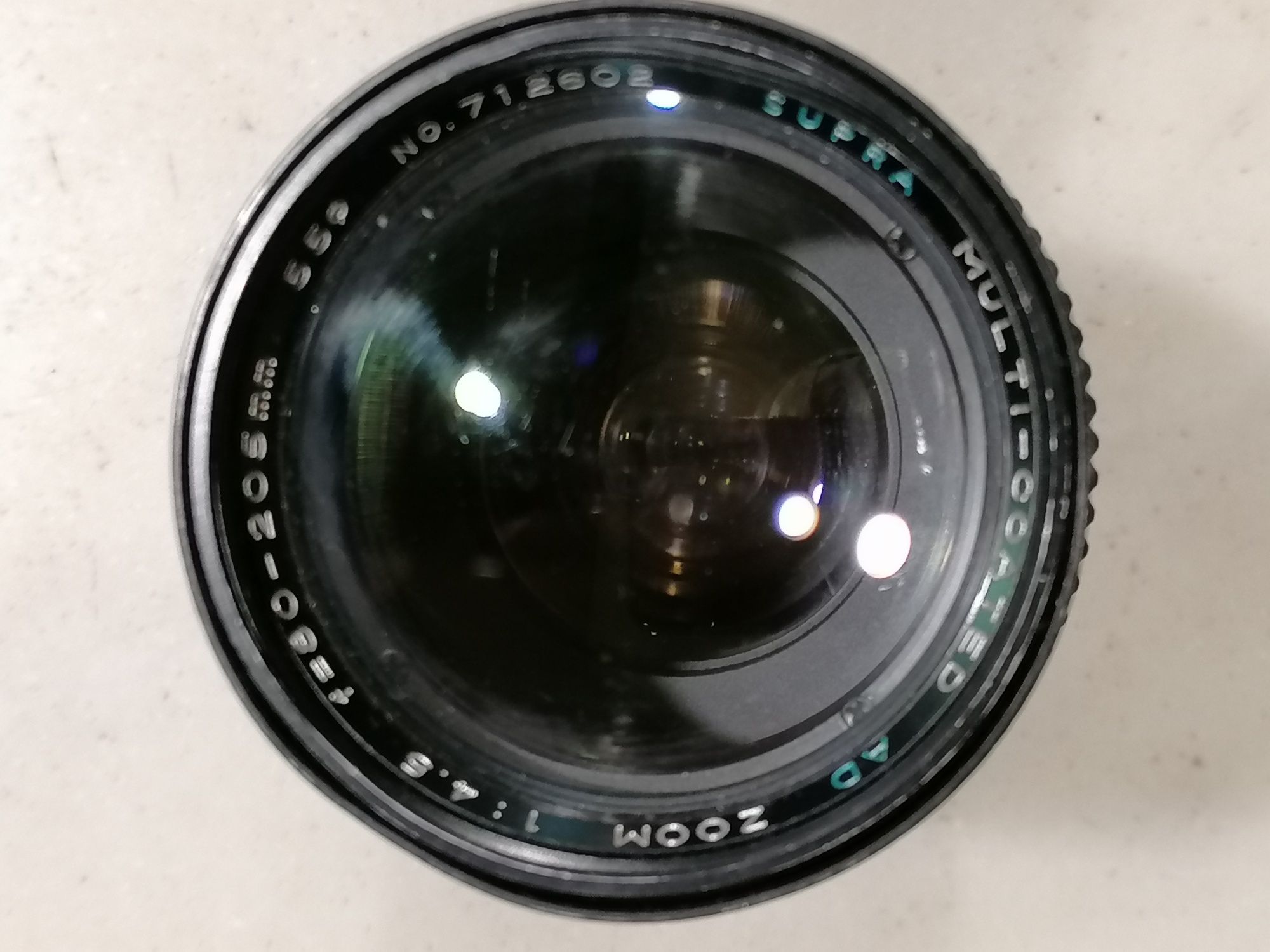 Objectiva zoom 80-205 mm