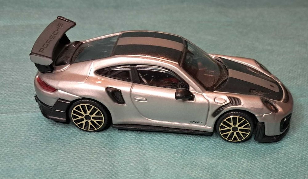Autko, resorak Bburago - Porsche 911 GT2 RS