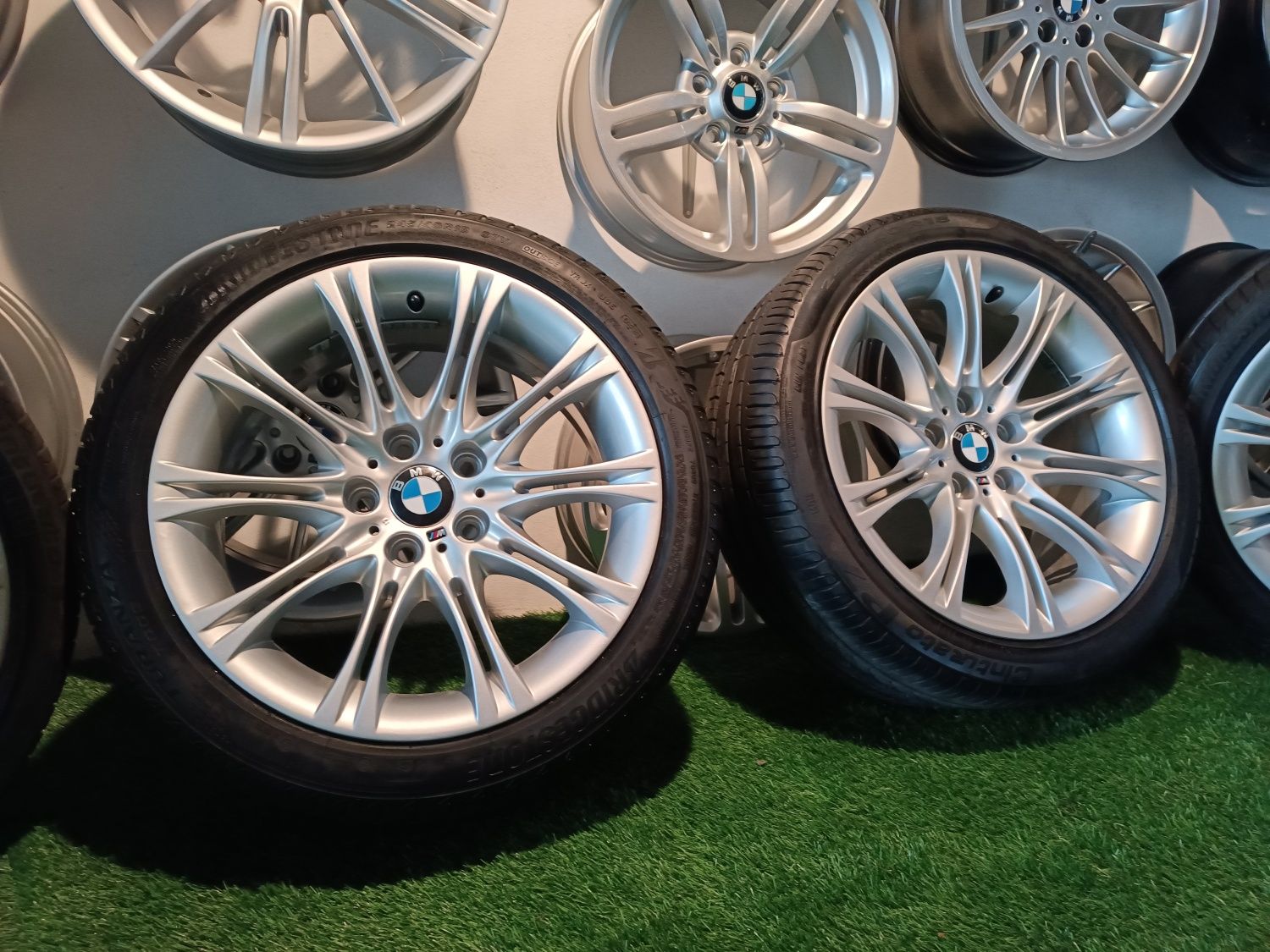 Jantes 18 bmw Style 135 originais pack M Pneus 245/45/18 Tudo como nov