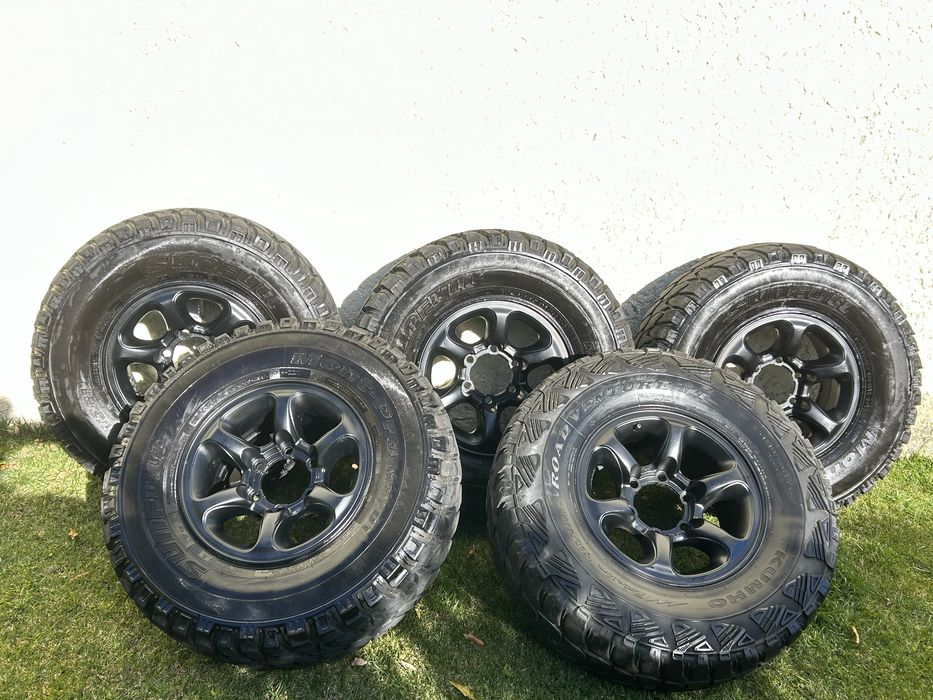 5 jantes e pneus 31x10.5 R15