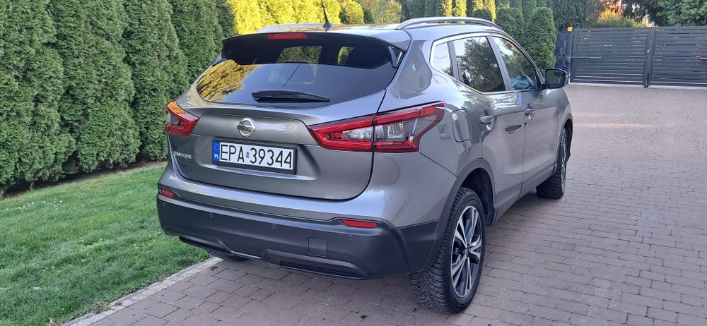 Nissan Qashqai 1,3 DIG-T, Benzyna 140 KM - Pakiet zimowy.