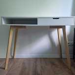biurko białe TAMHOLT 50x100