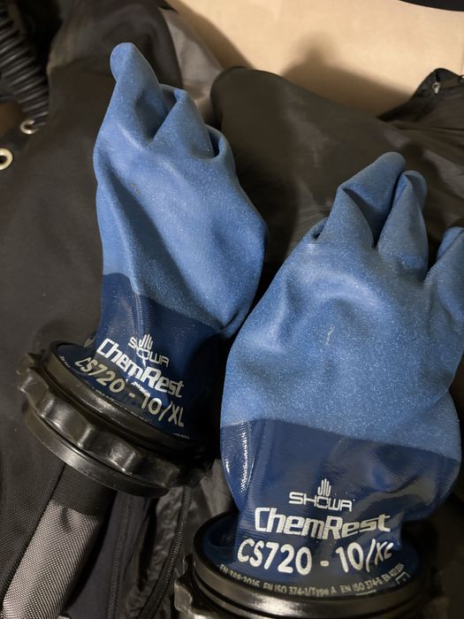 Suchy skafander no gravity