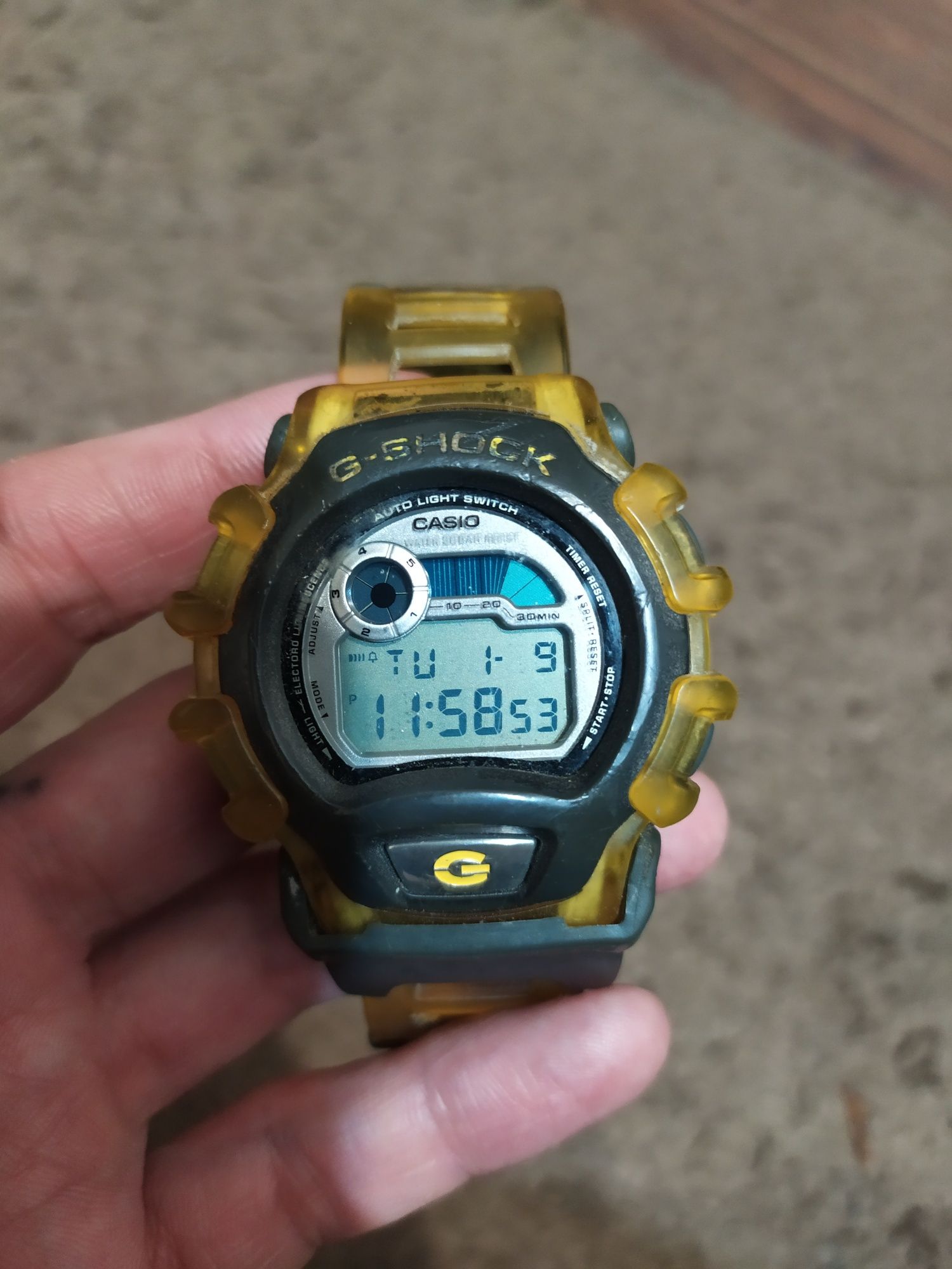 Продам часы  G-Shock casio