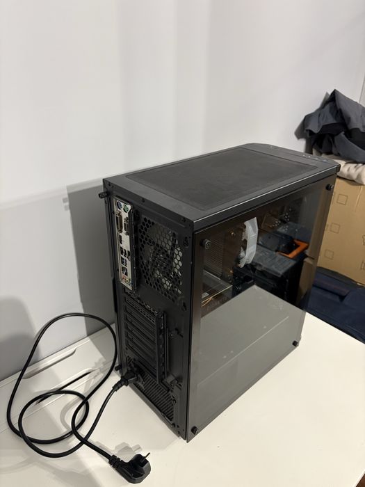 Komputer stacjonarny i5-9600k, GTX 1660Ti (6GB), 16GB RAM