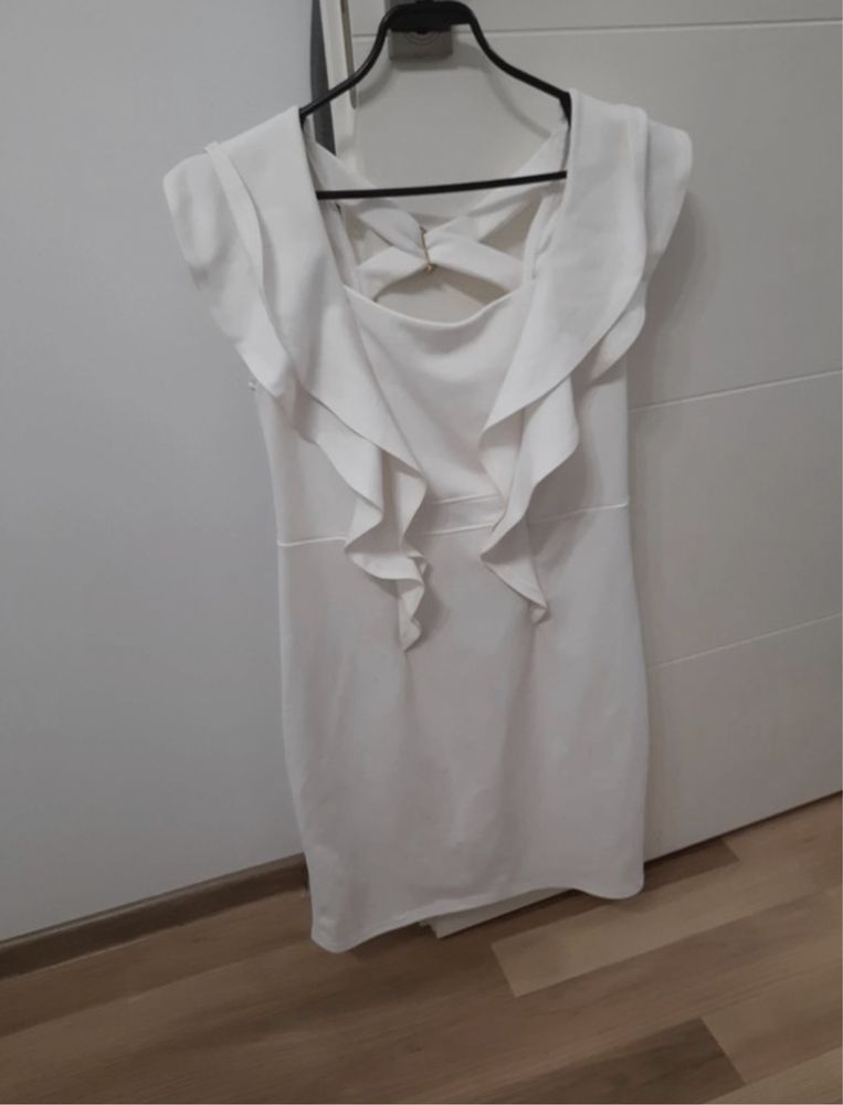 Piekna biala sukienka z falbankami Bonprix Bodyflirt