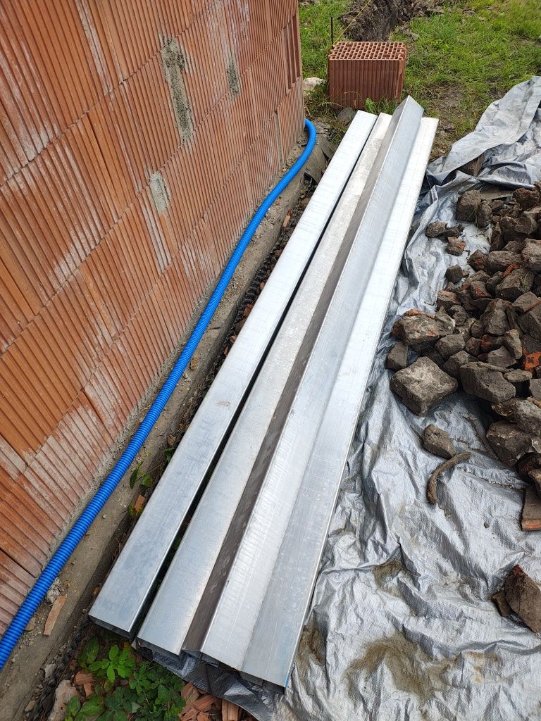 Bramka ogrodzeniowa i 4 szt słupek ogrodzeniowy