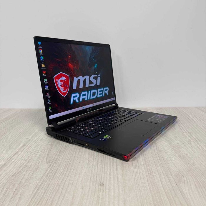 MSI Raider GE78HX 13VG 17.3" 240Hz i9-13950HX 32GB SSD 2TB RTX 4080