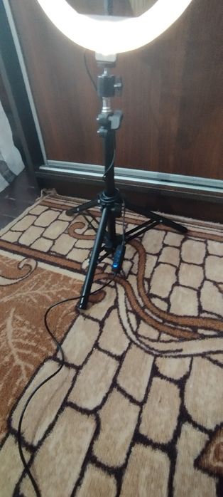 Кільцева LED-лампа.