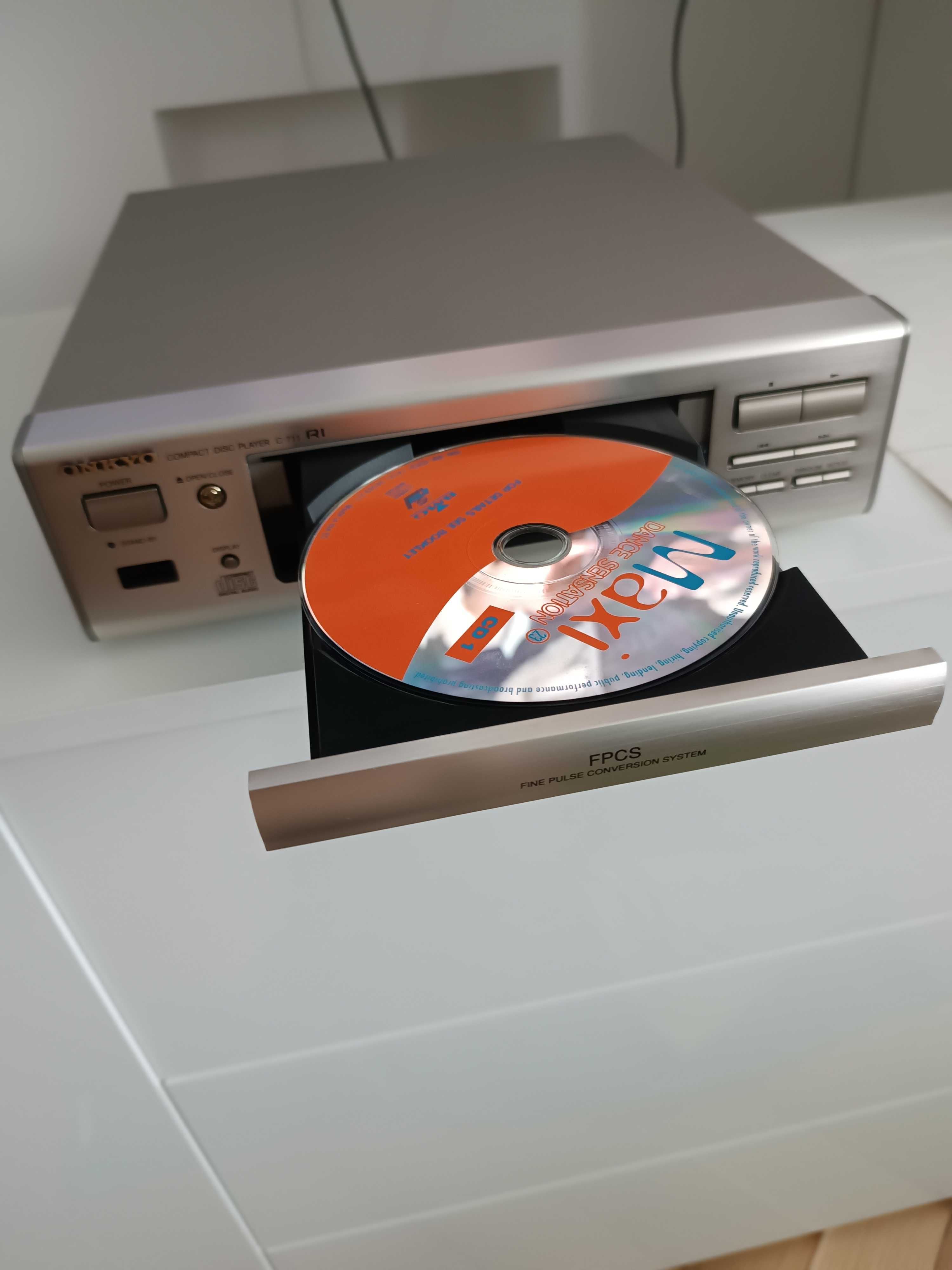 ONKYO C711 Odtwarzacz CD super stan, zadbany i sprawny.