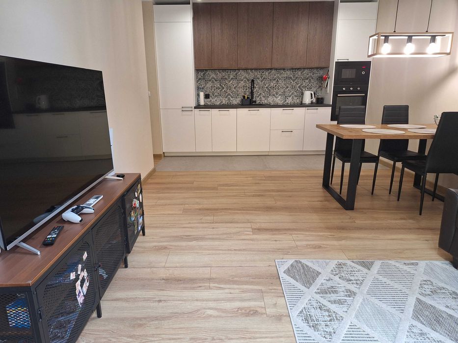 Przytulne mieszkanie 55 m² z ogródkiem i wykończeniem – bezpośrednio