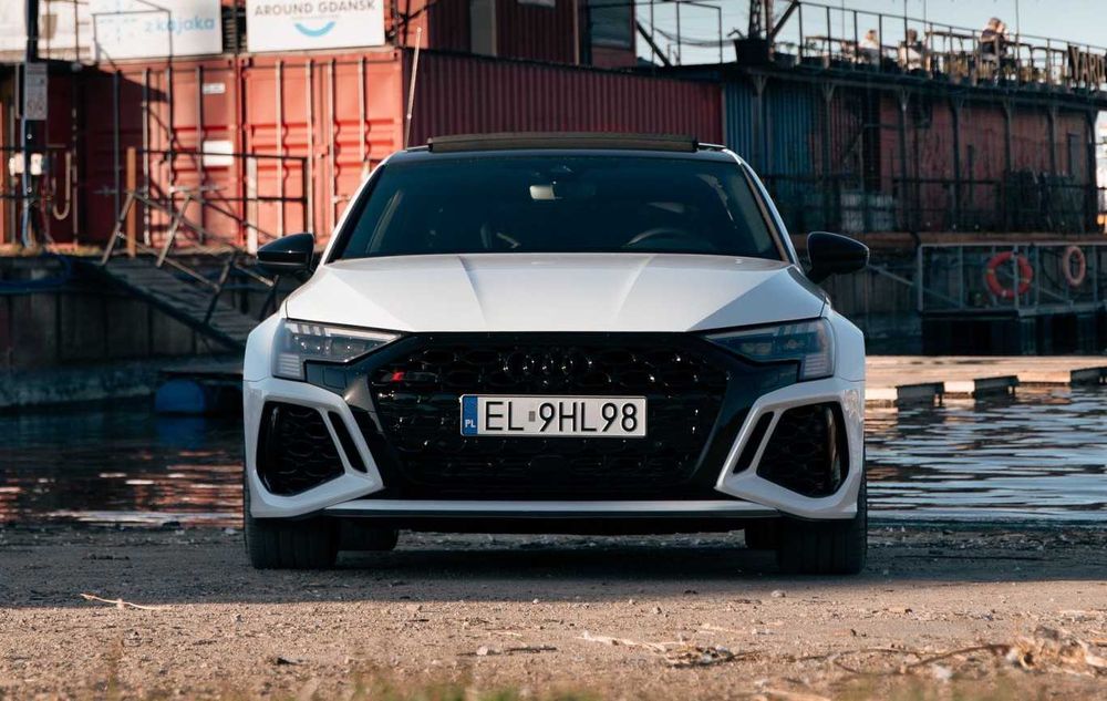 Wynajem Audi RS3 Wydech Hooliex - wypożyczalnia samochodów.