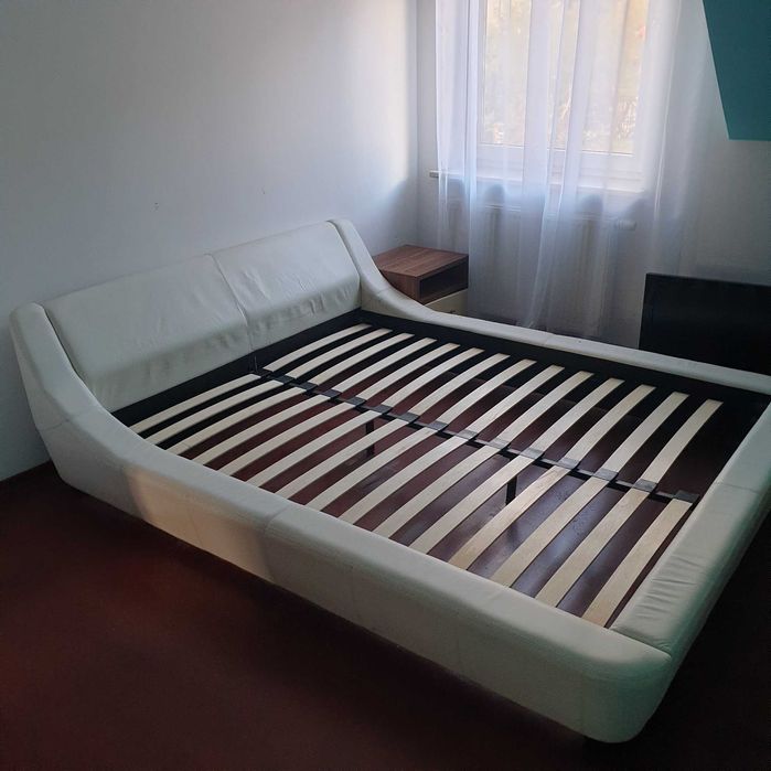 Łóżko - stelaż (bez materaca)