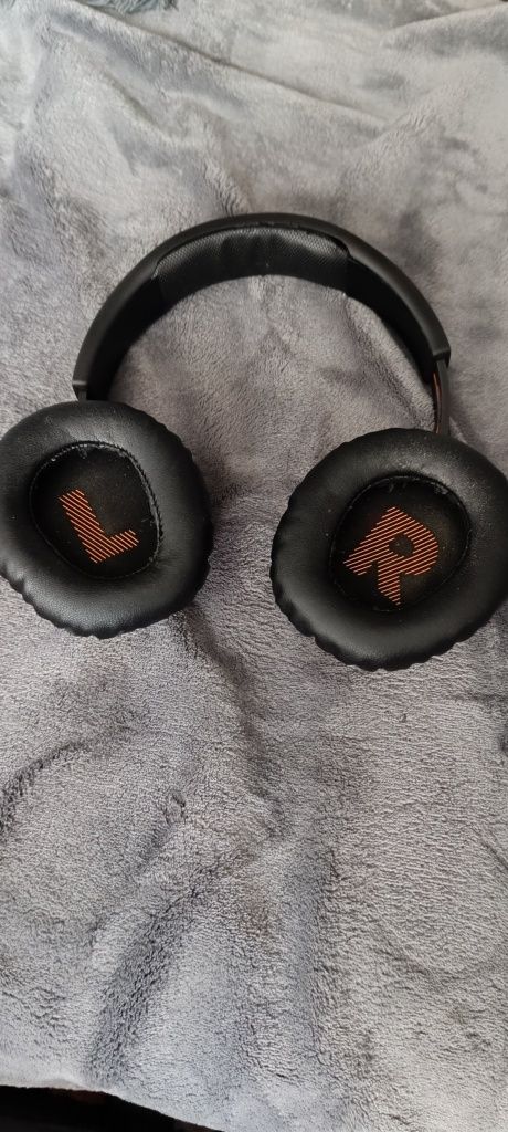 Sprzedam słuchawki JBL Quantum 350 wireles