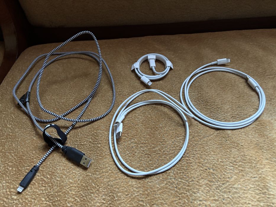 Кабель для зарядки айфона