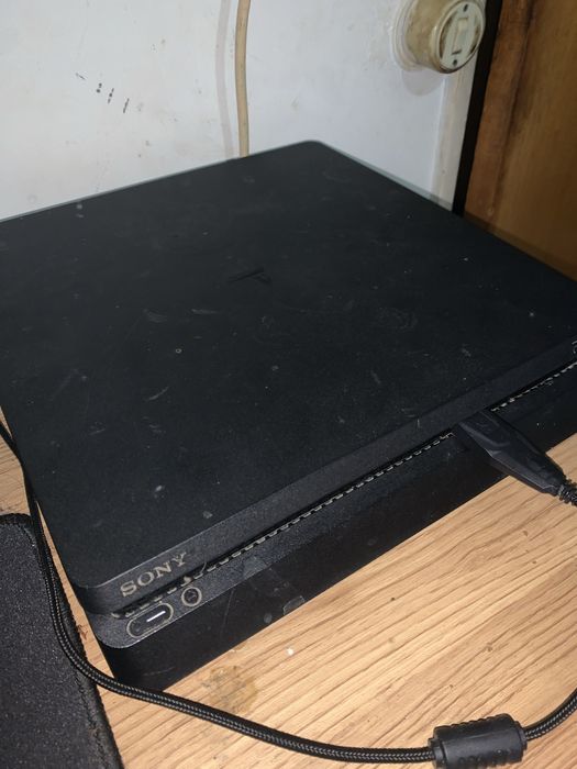 Playstation 4 com 2 comandos