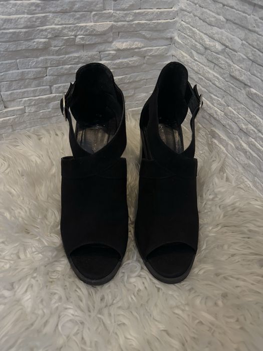 sandały na słupku roz.40