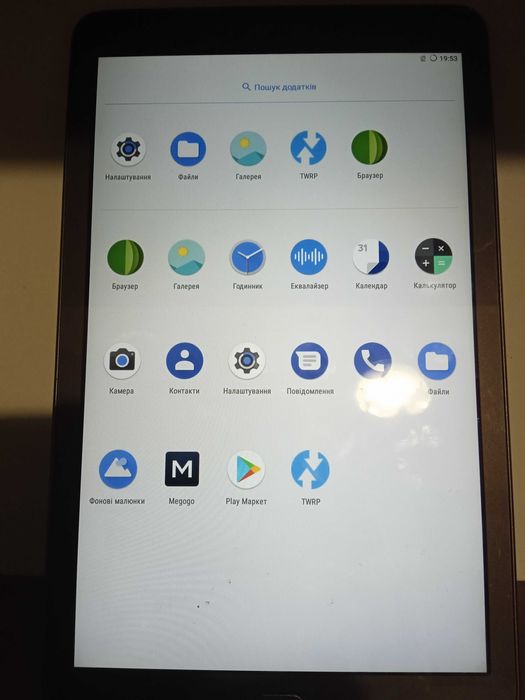 Планшет Samsung SM-T561 Android 7.1.2
