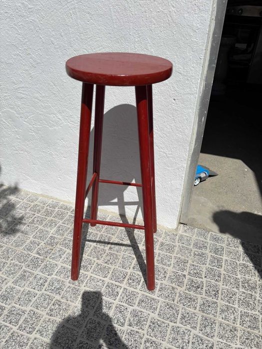 Banco alto Vermelho