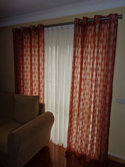 3 CORTINAS (Varões Inox + cortinados (organza))