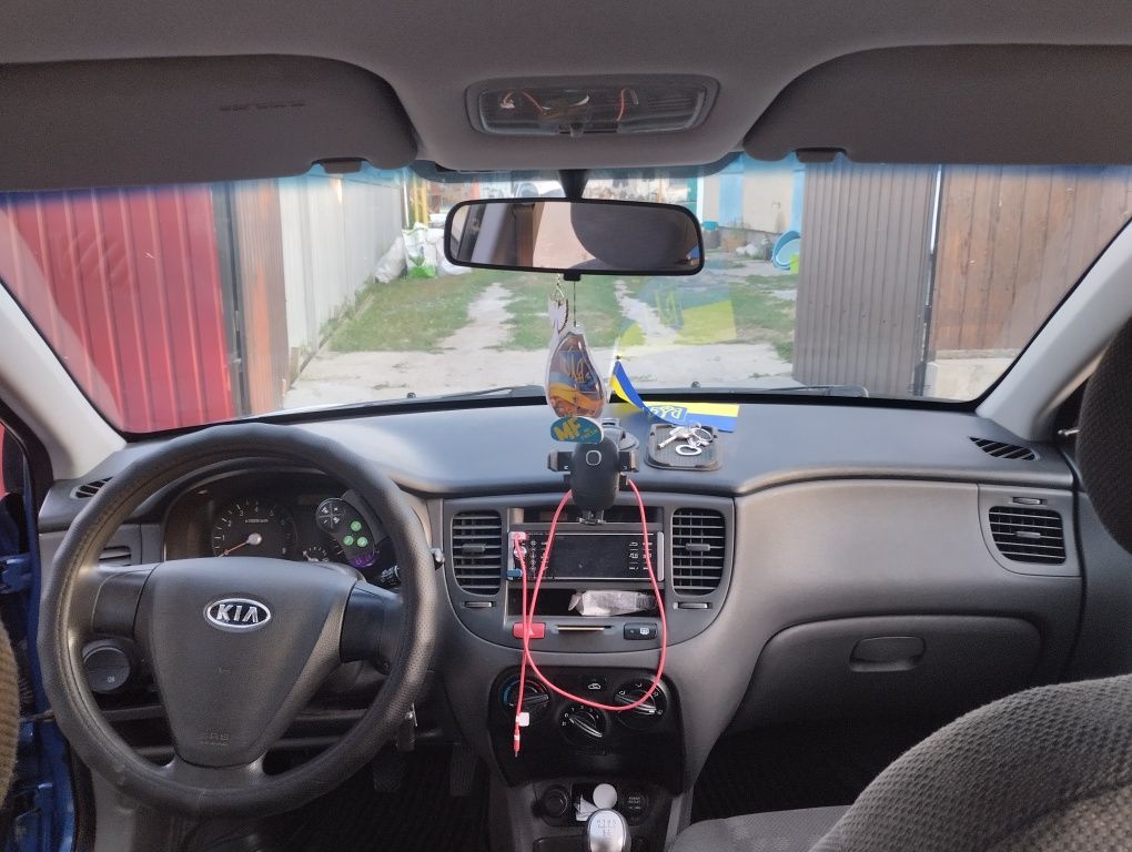 Продам машину KIA RIO