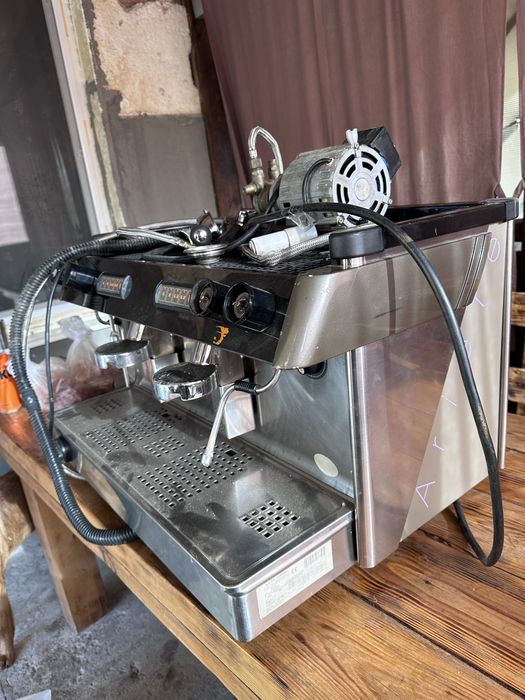 Професійна кавомашина