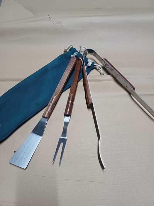 Conjunto utensílios barbecue NOVO