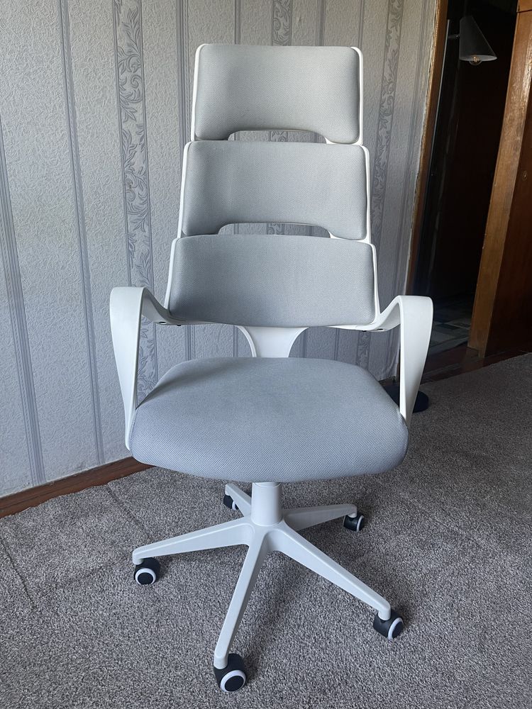 Кресло офисное AMF Spiral White