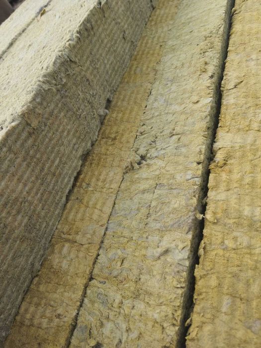 Izolacja ścian i poddaszy - kostki z wełny mineralnej