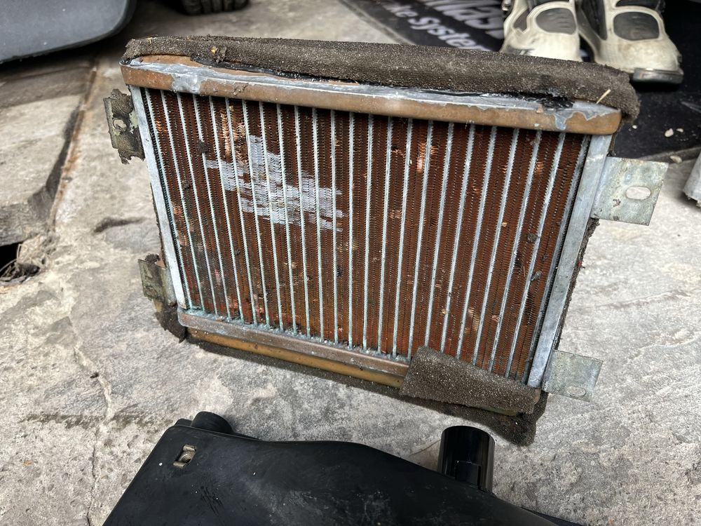 SAAB 900 krokodyl nagrzewnica ogrzewanie oryg ladny stan
