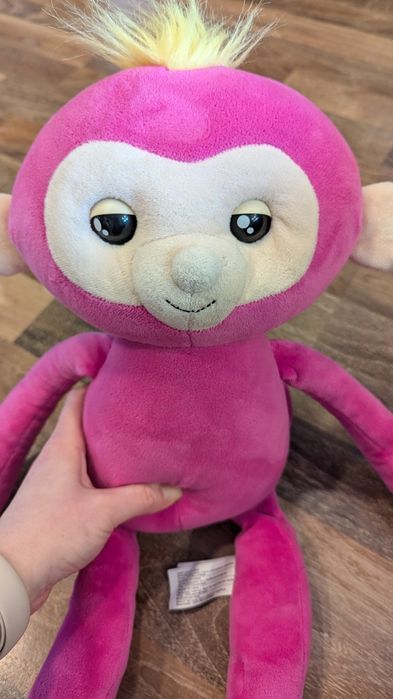 Интерактивная мягкая детская игрушка Обезьянка-обнимашка Белла 42 см