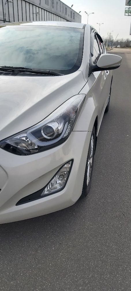 Продам "Hyundai Elantra" gls 2014 год