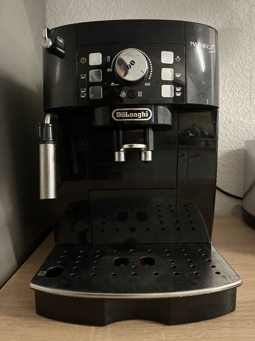 Delonghi magnifika.