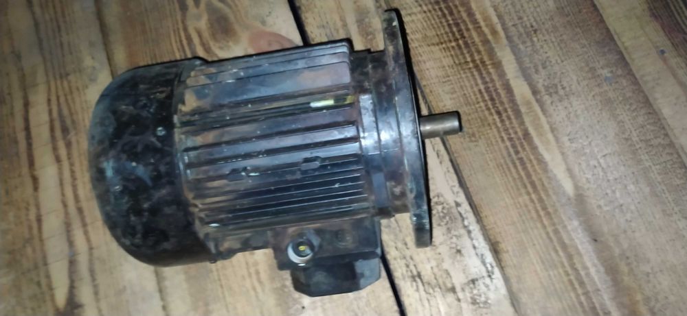 электро двигатель 1.2 квт.