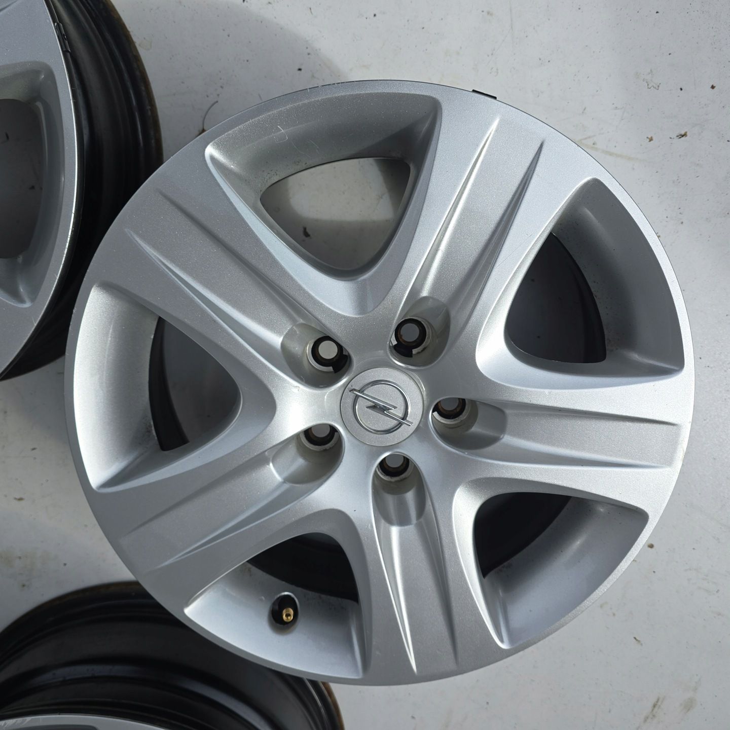 Opel Astra Iii Meriva Zafira a Vectra 16'' 5x110 ET39 4X