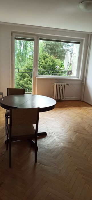 Trzypokojowe z balkonem I piętro, blisko jednostki wojskowej.