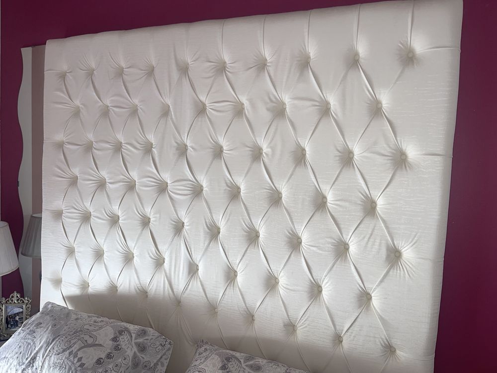 Cama casal Capitone com Estrado