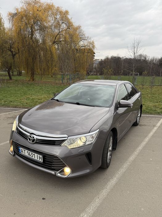 Toyota Camry 55 в гарній комплектаціі