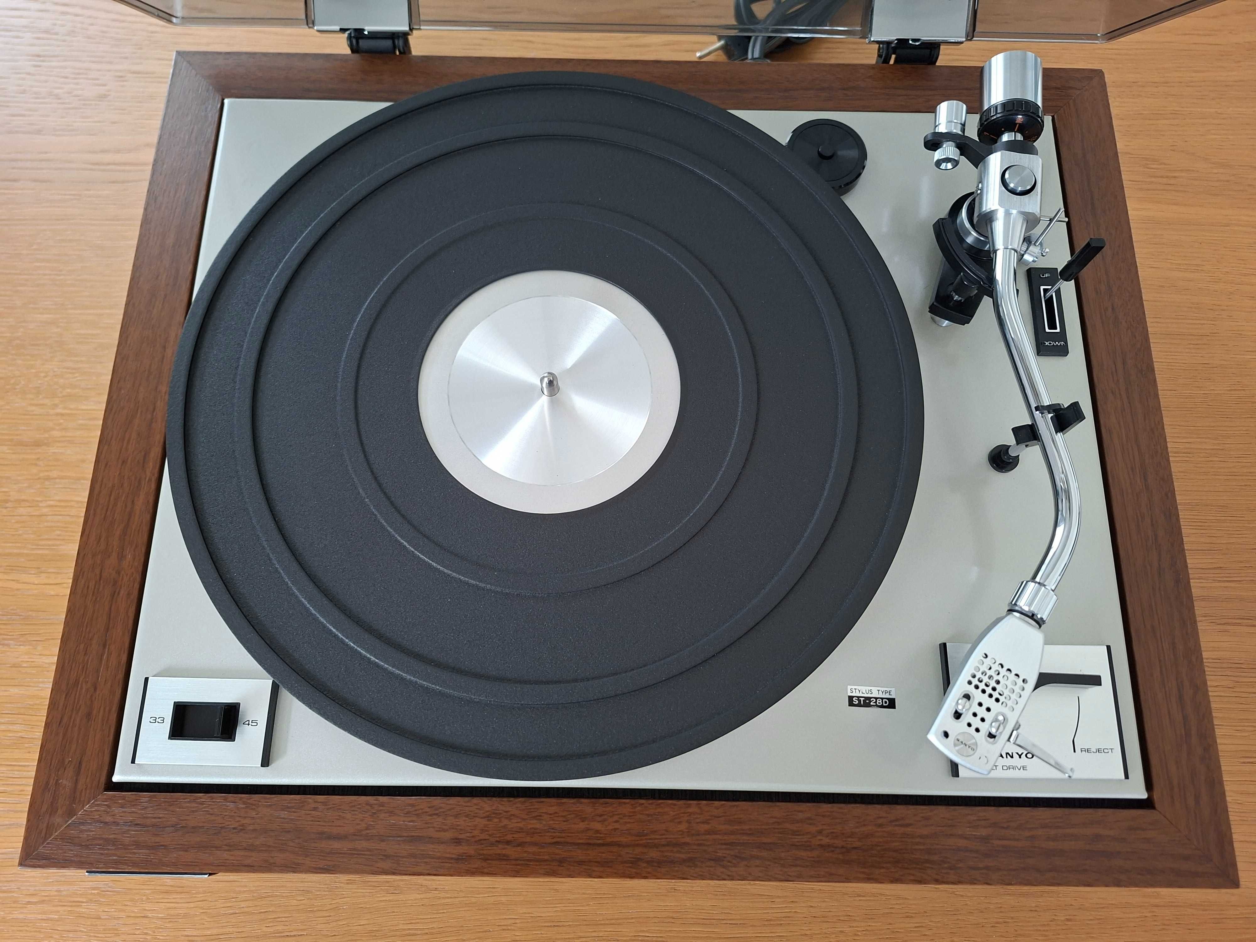 Gramofon Sanyo TP-625