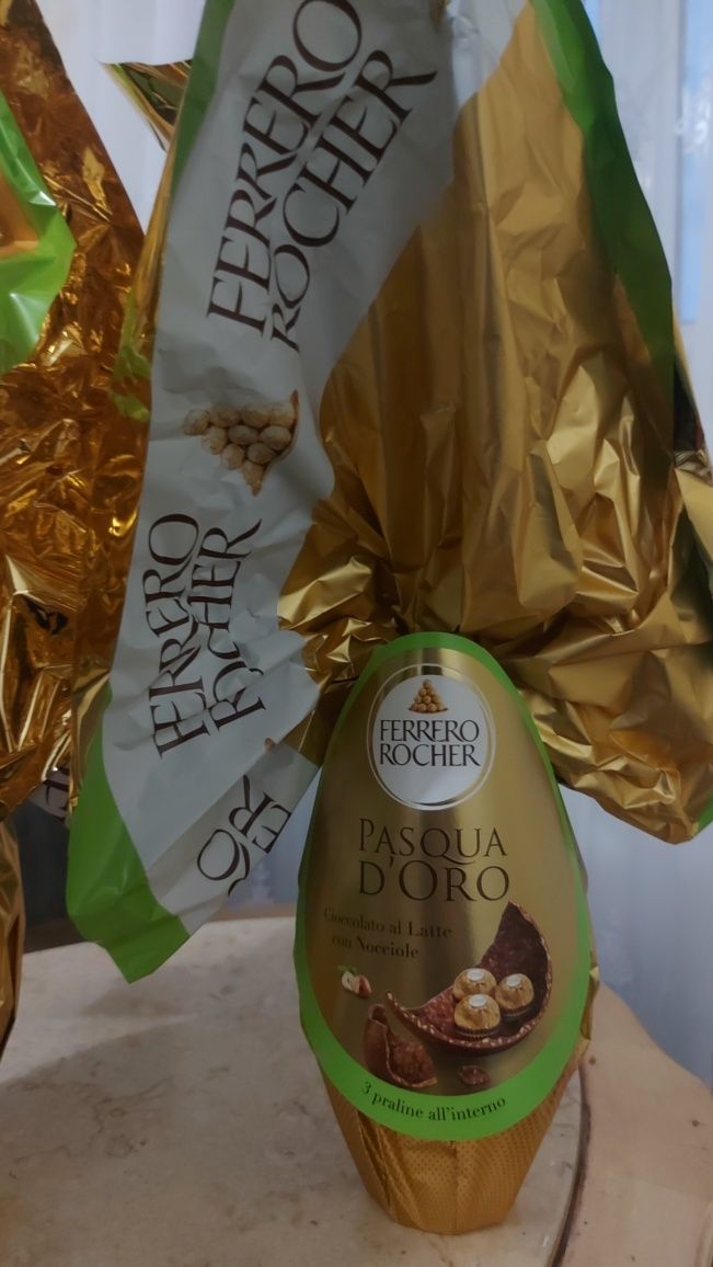 Панетоне 750/700г., ЯЙЦЯ шоколадні 212 грам Ferrero РОЗПРОДАЖ