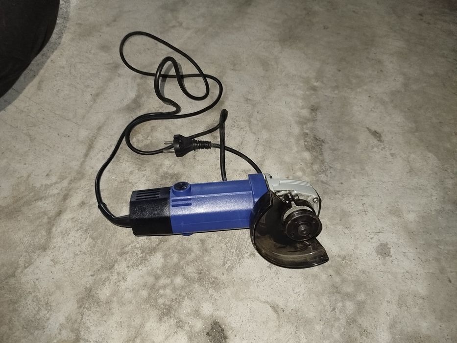 Rebarbadora como nova pouco uso