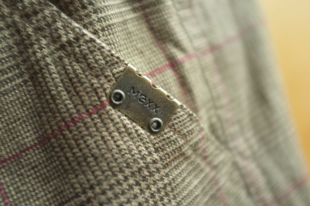 jesienny kostium Mexx żakiet + spodnie z szerokimi nogawkami w kratkę