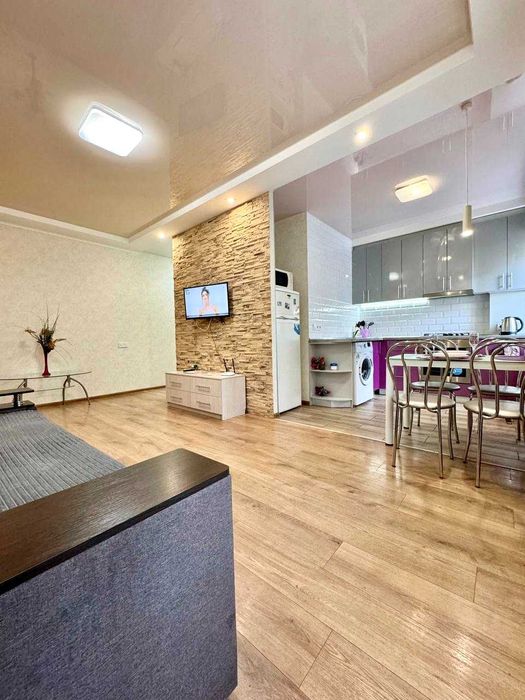 ApartPoltava Затишна студія з ПАНОРАМНИМ балконом,ЦЕНТР, СВІТЛО ЗАВЖДИ